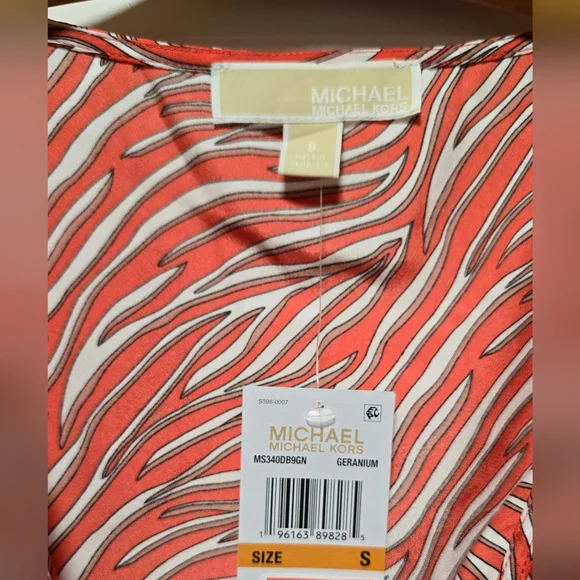 NWT Michael Kors top with chain detail. - Picture 5 of 6